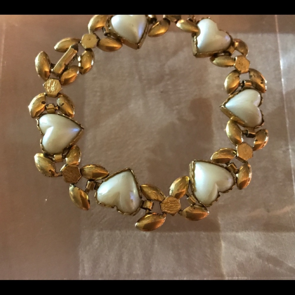 Vintage pearl heart bracelet. Gold vermeil costume